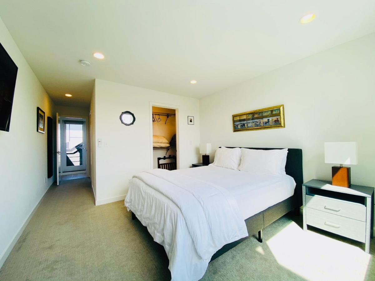 Modern Ballard Townhouse - 92 Walkscore & Rooftop! Seattle Exterior photo